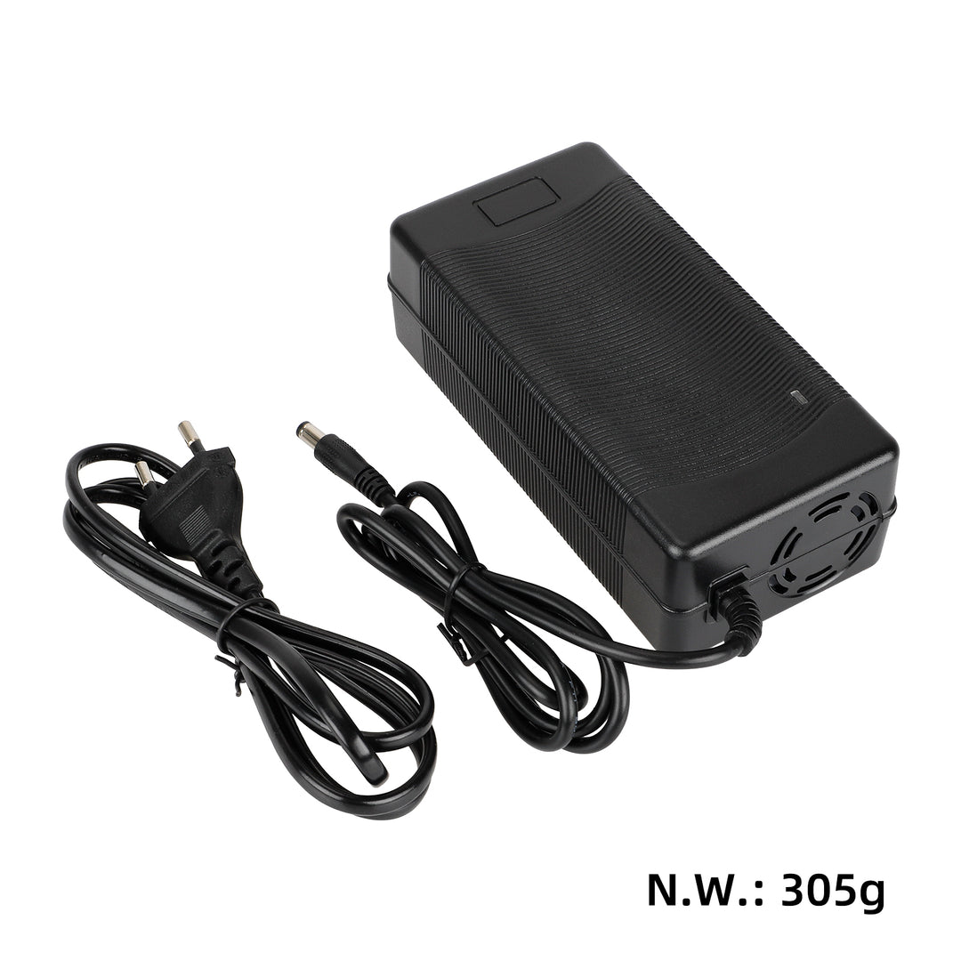 Caricabatterie 54.6V2A DC2.1 con spina UE Caricabatterie per veicoli elettrici Scooter elettrico Cavo di alimentazione con testa DC2.1 Accessori con connettore 5521 5.5*2.1 Adattatore di alimentazione