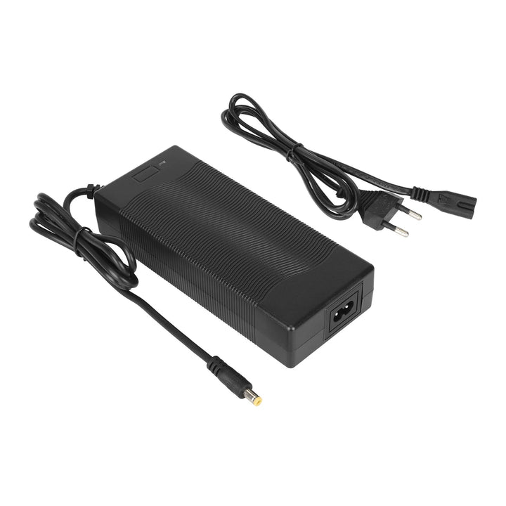 Caricabatterie originale da 54,6V 2A con testa DC2.1 standard europeo per scooter elettrico Kukirin G2 Caricabatterie originale Ingresso 100-240V Uscita 48V 54,6V 2,0A Ricambi caricabatterie per batteria al litio