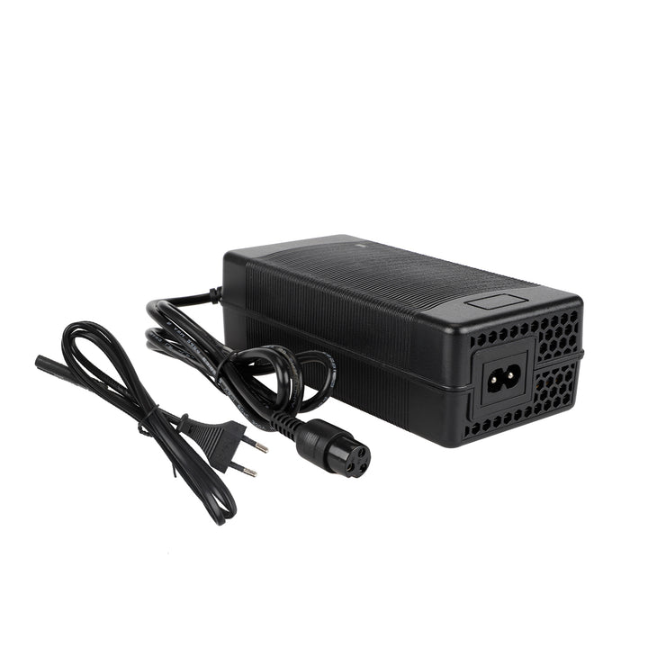 Caricabatterie 54.6V2A con connettore GX16 a 3 pin, ventola e spina EU, per veicoli elettrici, scooter elettrici, con cavo di alimentazione a testa tonda, accessori, adattatore di alimentazione per batterie al litio