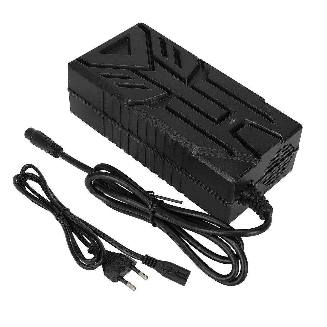 Caricabatterie Ulip 54.6V2A con testa piccola LP16-3P Spina EU Ulip Testa piccola a otto fori 54.6V2A Trasformatore Caricabatterie standard europeo Caricabatterie per scooter elettrico standard europeo Adattatore di alimentazione