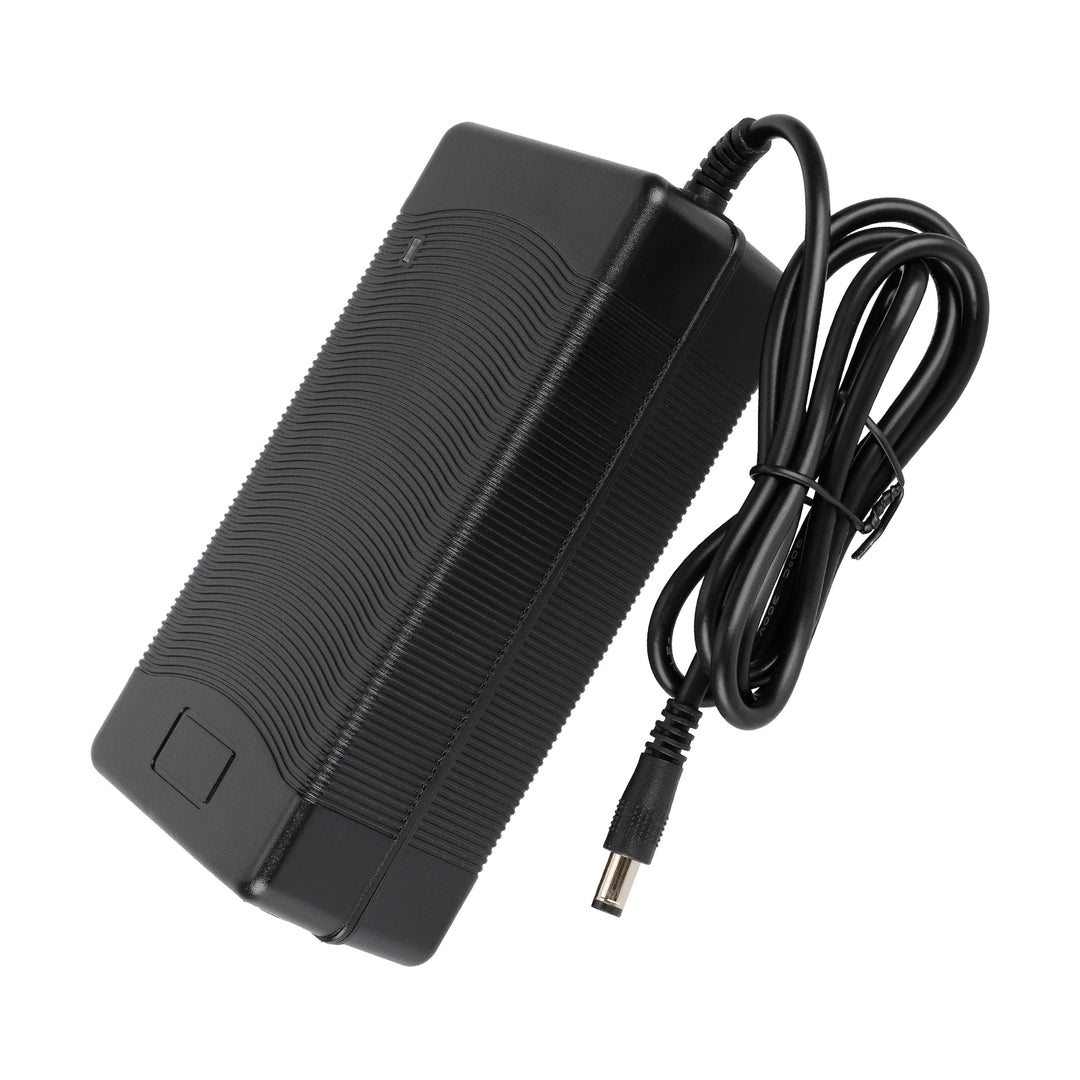 Caricabatterie 54.6V2A DC2.1 con spina UE Caricabatterie per veicoli elettrici Scooter elettrico Cavo di alimentazione con testa DC2.1 Accessori con connettore 5521 5.5*2.1 Adattatore di alimentazione